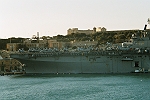 Kriegspause-US-Kriegsschiff im Hafen von Valetta Februar 2004 (Foto: M.Schädel)